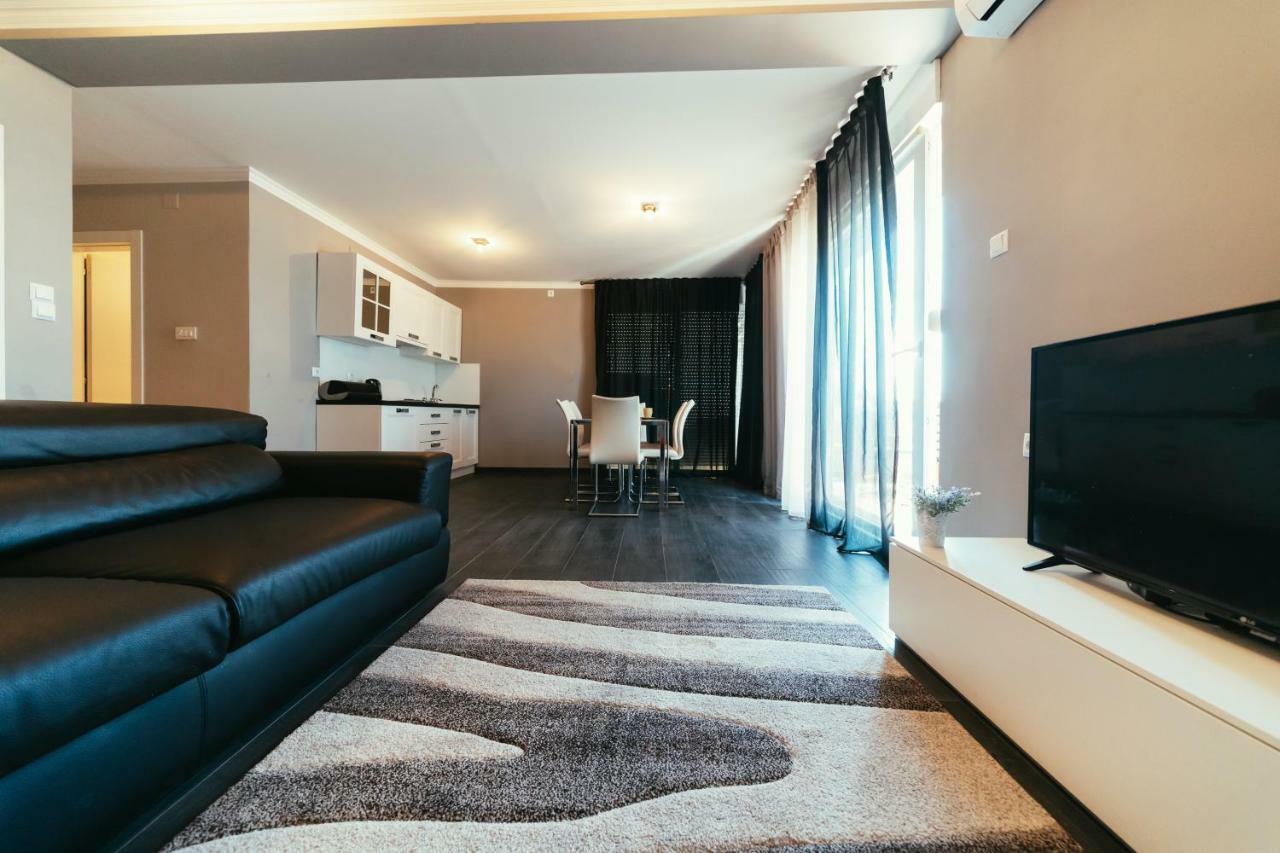 Apartments Prestige 佩特坎内 外观 照片