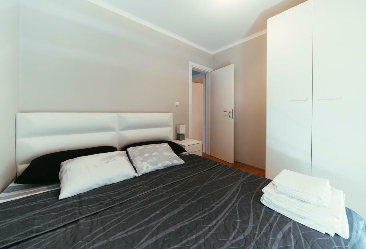 Apartments Prestige 佩特坎内 外观 照片