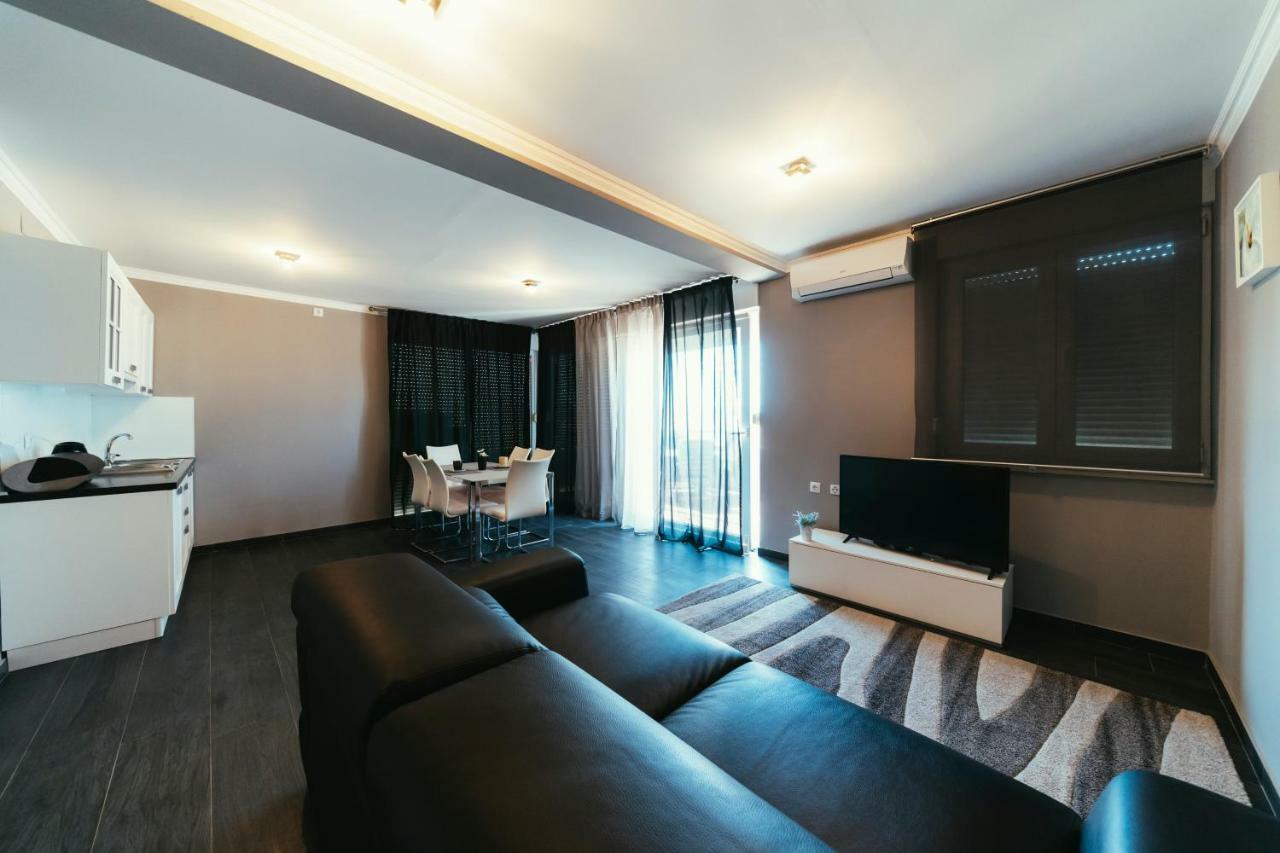 Apartments Prestige 佩特坎内 外观 照片