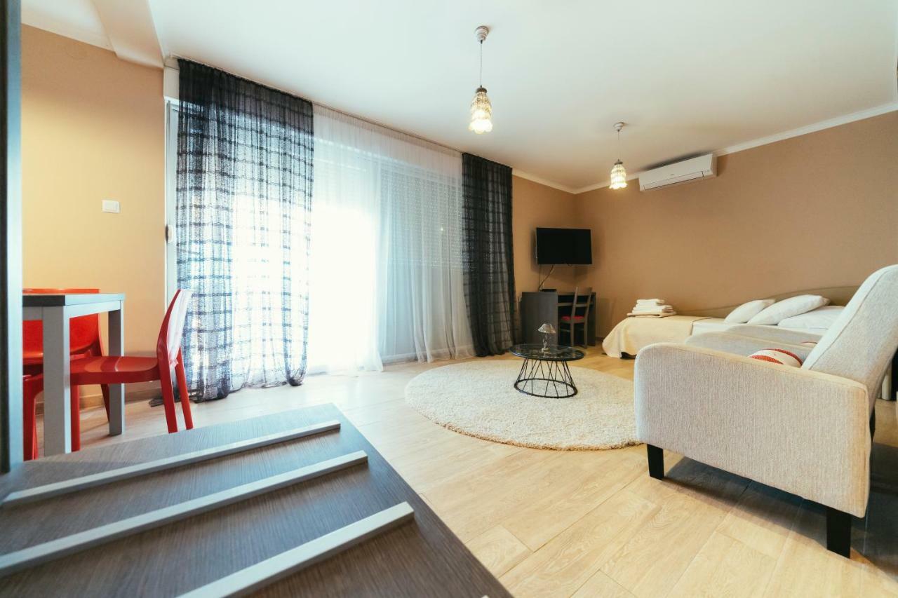 Apartments Prestige 佩特坎内 外观 照片