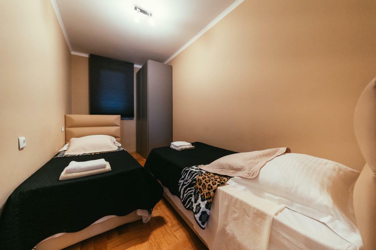 Apartments Prestige 佩特坎内 外观 照片