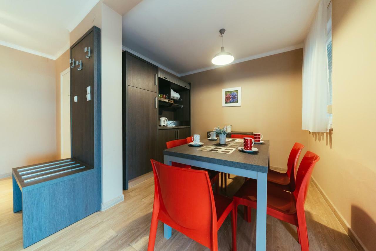 Apartments Prestige 佩特坎内 外观 照片