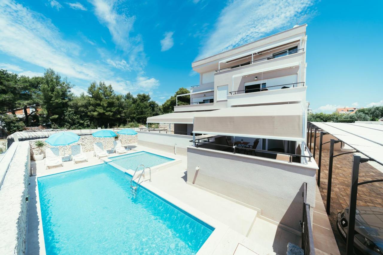 Apartments Prestige 佩特坎内 外观 照片